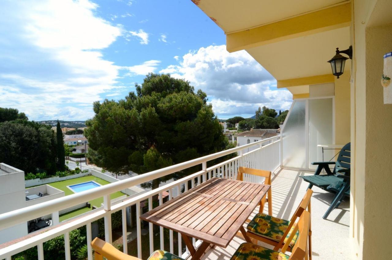 Apartamentos Riells de Mar L' Escala Exterior foto